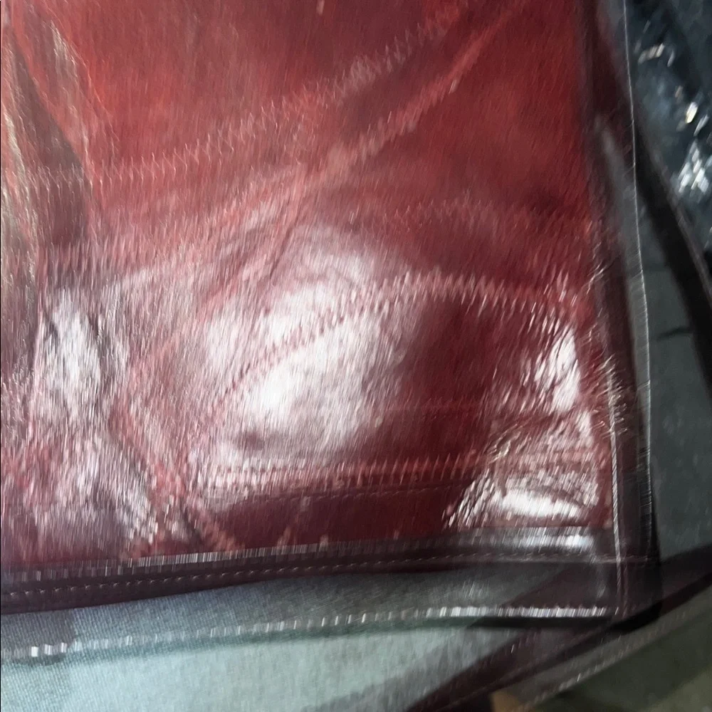 Elegant Burgundy Leather Messenger Bag